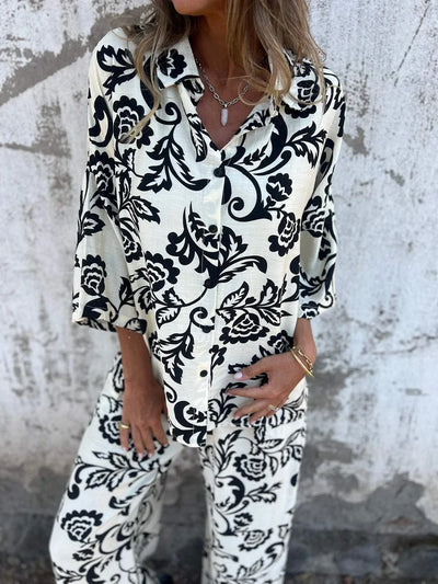 Pavasarinis kostiumėlis moterims (2 dalys)