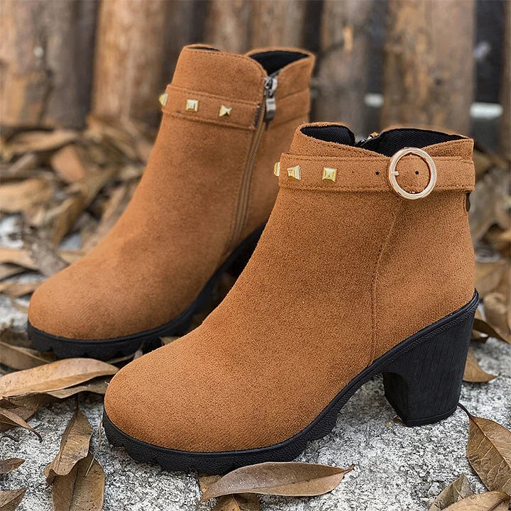 Elegantiški moteriški aulinukai iki kulkšnių storu kulnu