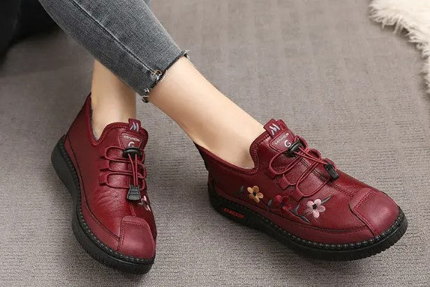 Šilti batai su gėle