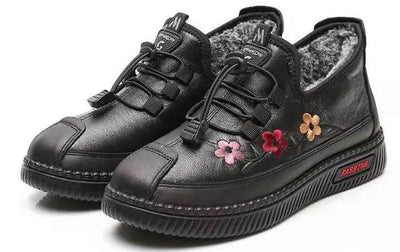 Šilti batai su gėle