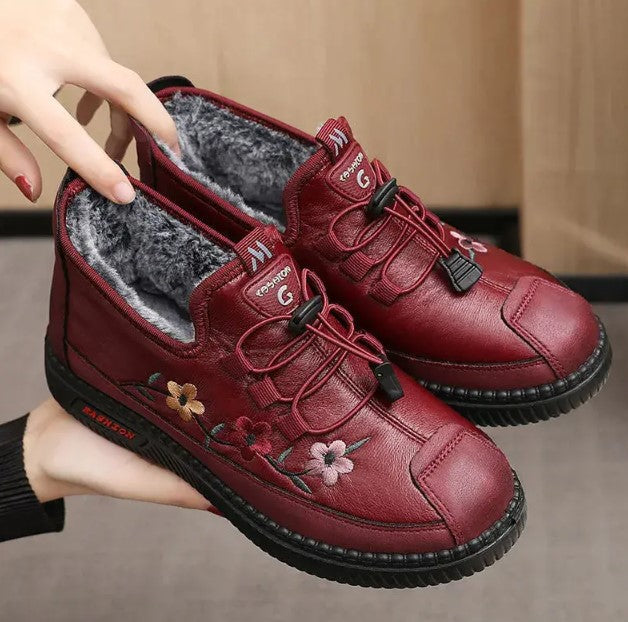 Šilti batai su gėle